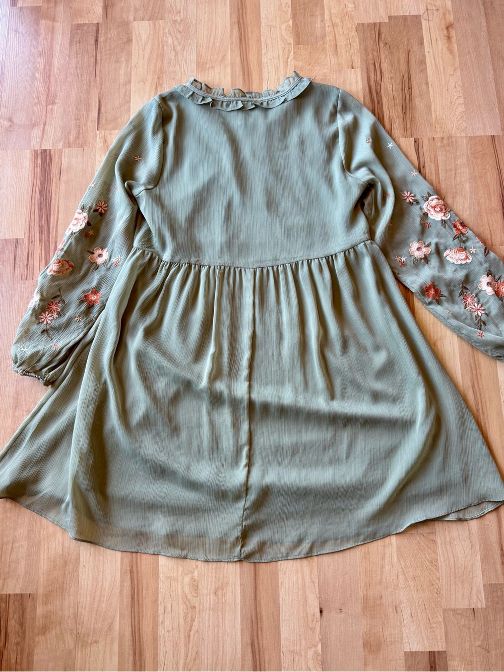 Savanna Jane Olive Green Floral Embroidered Long-Sleeve Tunic Dress - Picture 2 of 7